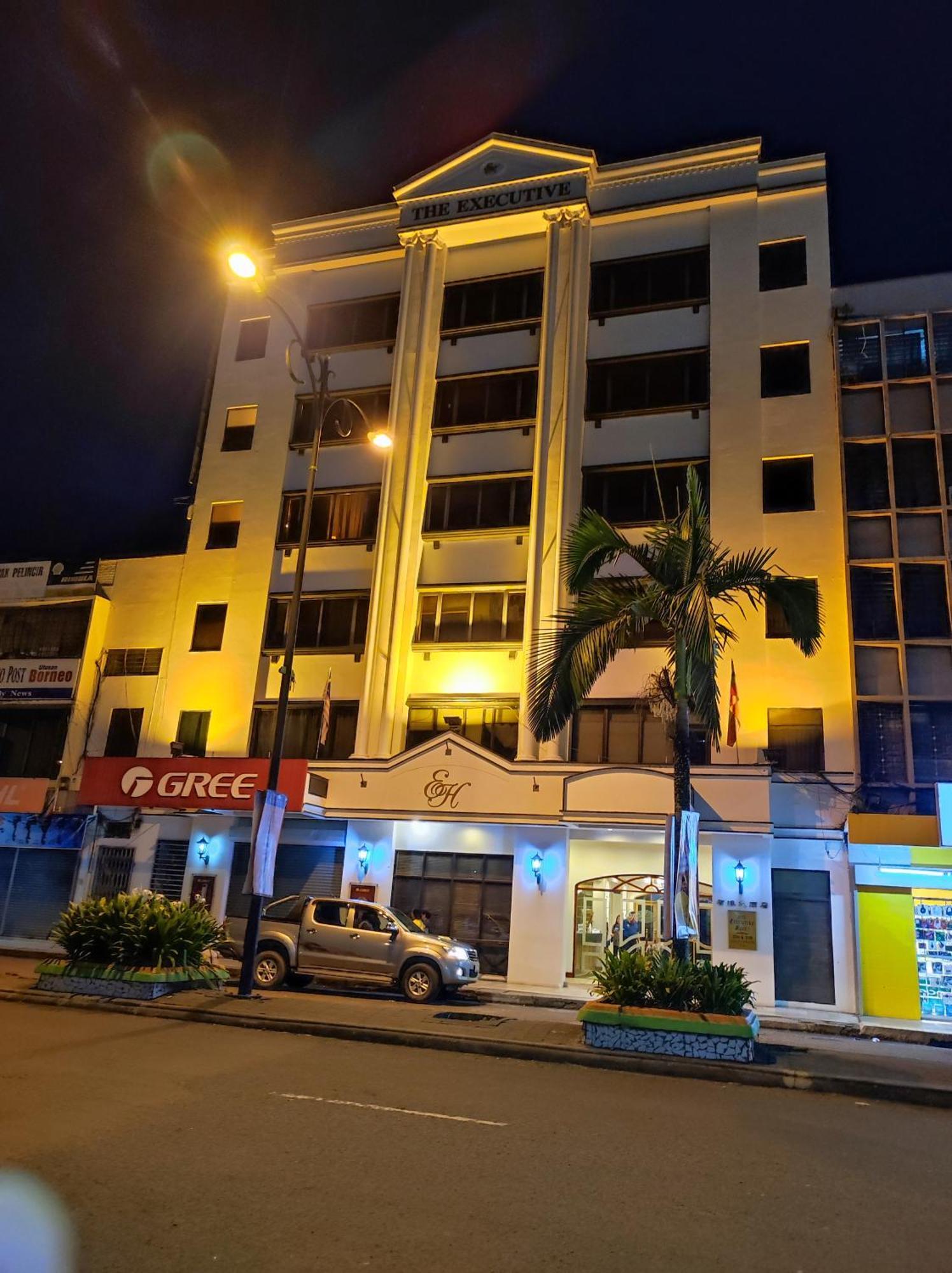 The Executive Hotel Lahad Datu Eksteriør bilde