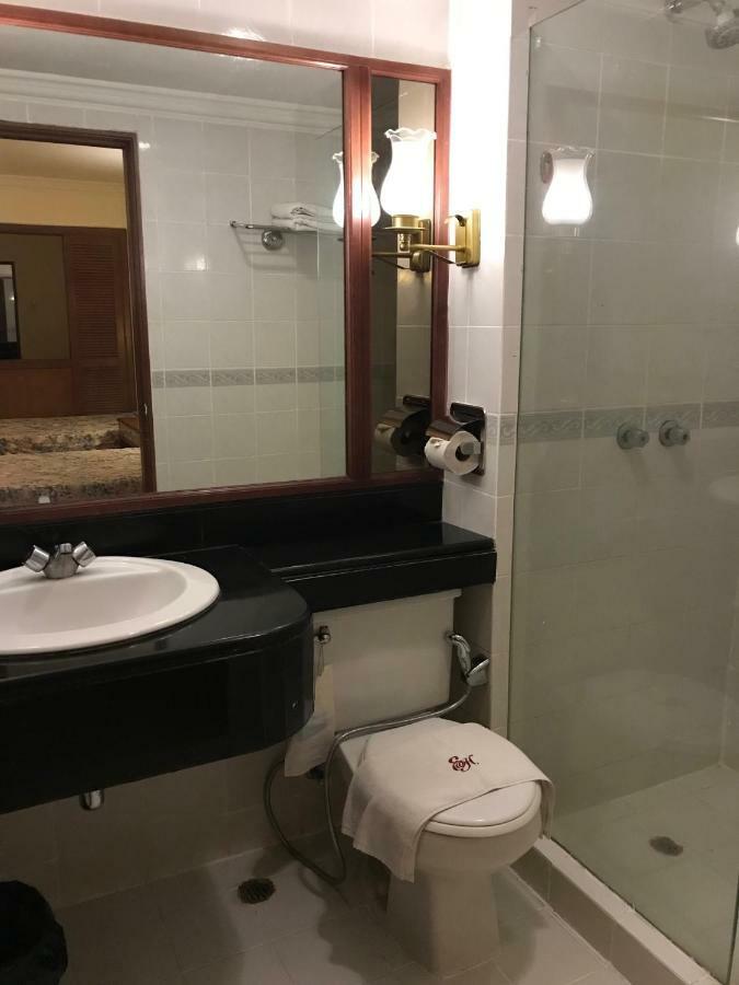 The Executive Hotel Lahad Datu Eksteriør bilde