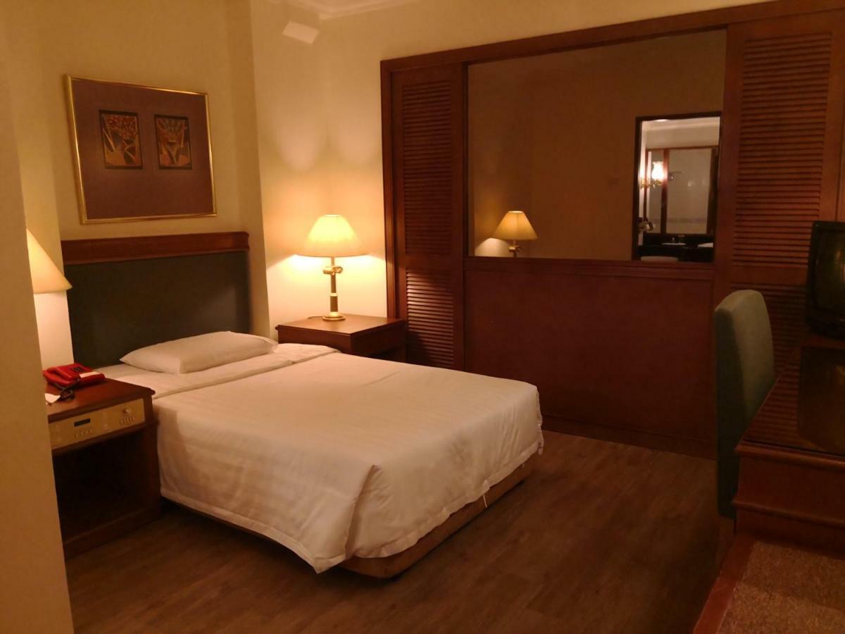 The Executive Hotel Lahad Datu Eksteriør bilde
