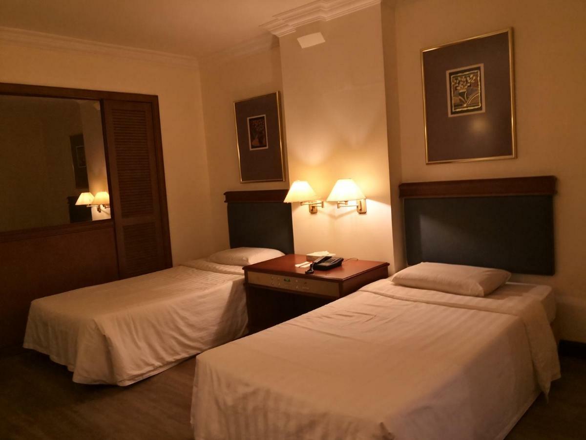 The Executive Hotel Lahad Datu Eksteriør bilde