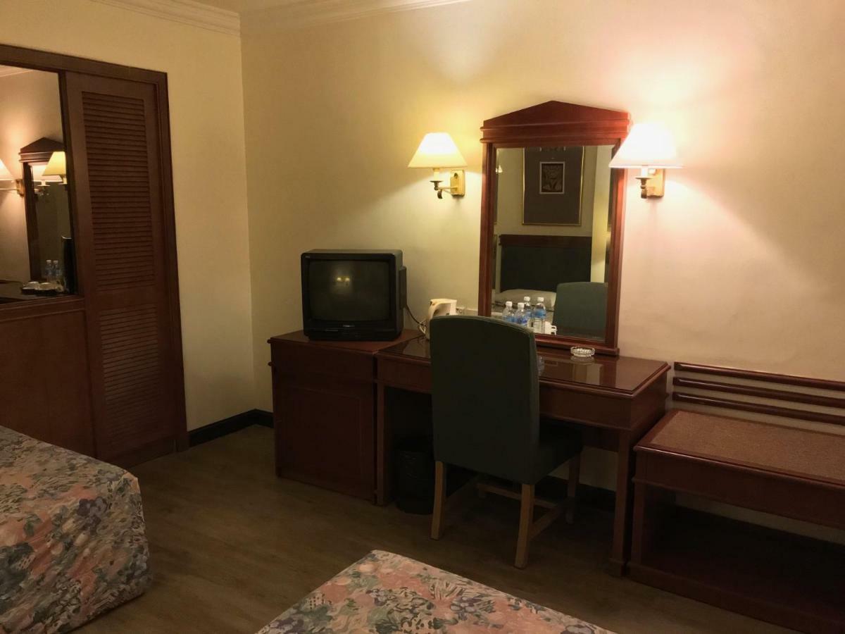 The Executive Hotel Lahad Datu Eksteriør bilde
