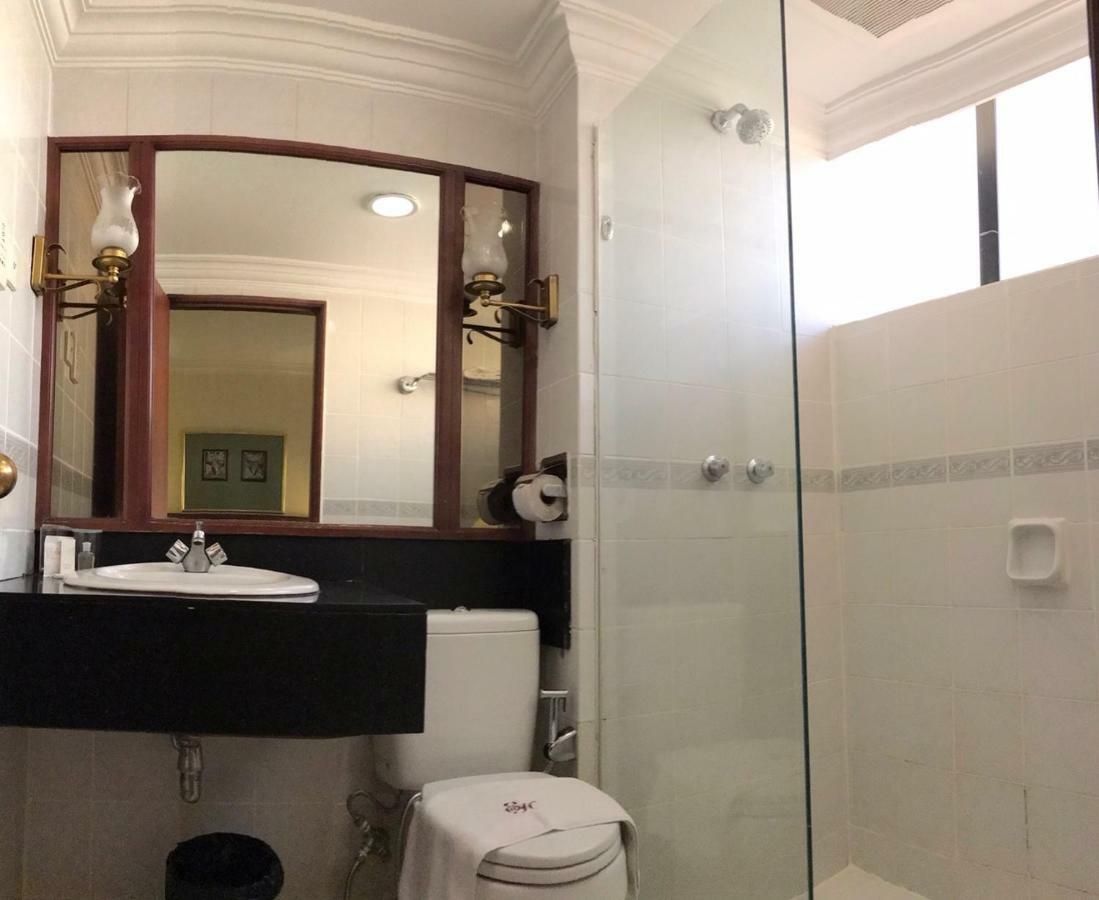 The Executive Hotel Lahad Datu Eksteriør bilde